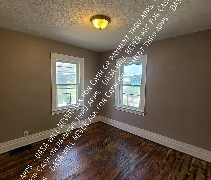 33 Kislingbury St #UPPER — Photo 9