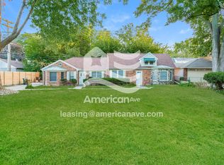 2127 Anita Ave, Grosse Pointe Woods, MI 48236