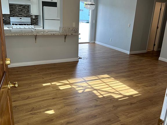 3rd image of 3725 Arnold Ave #1