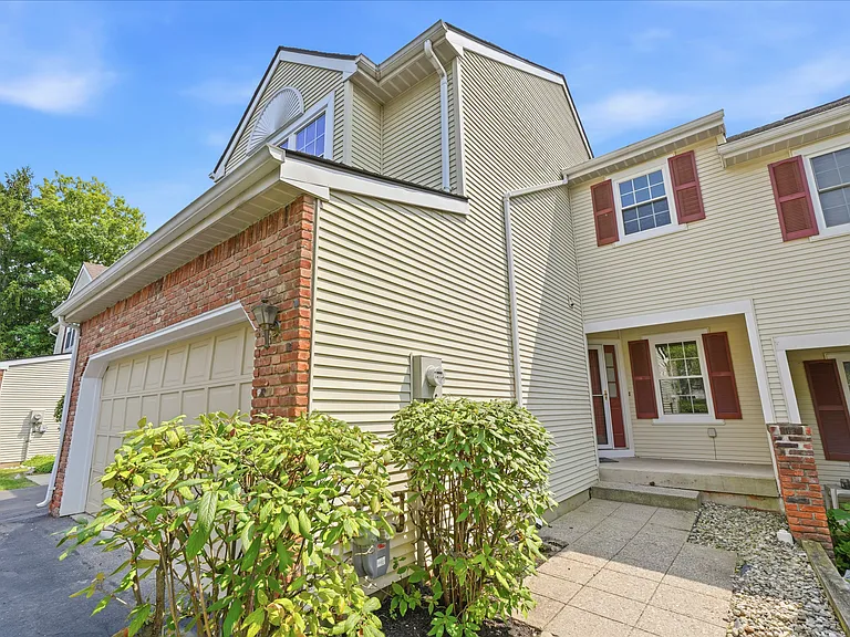 703 Porter Way W — Photo 39