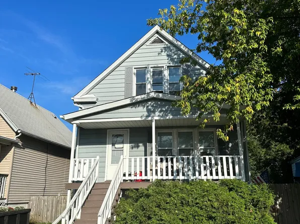 1809 17th Ave #3, South Milwaukee, WI 53172