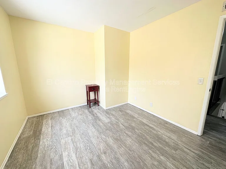 955 W Lamark Ln — Photo 9