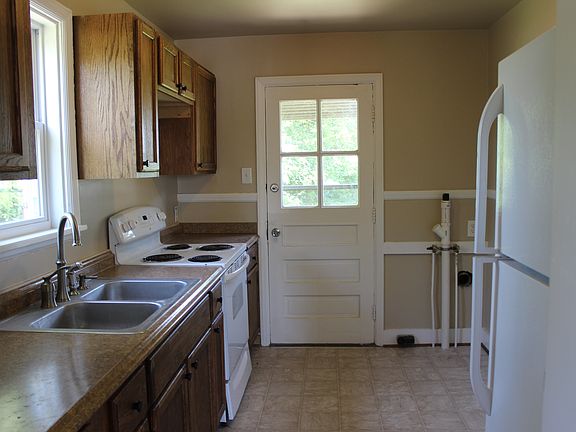 4th image of 1511 Presson Blvd