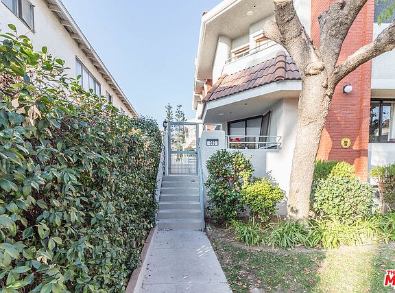 2nd image of 301 W Loraine St Unit 8
