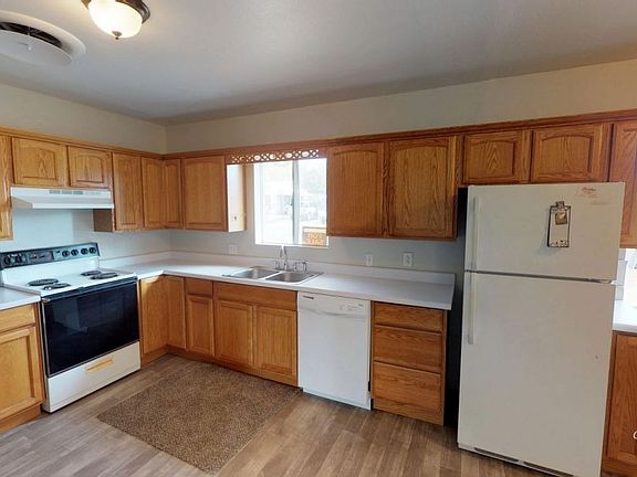 3rd image of 610 W Bonita St
