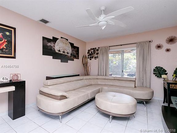 5th image of 10400 NW 21st Ct