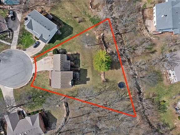 2nd image of 2402 SW Springcreek Ct