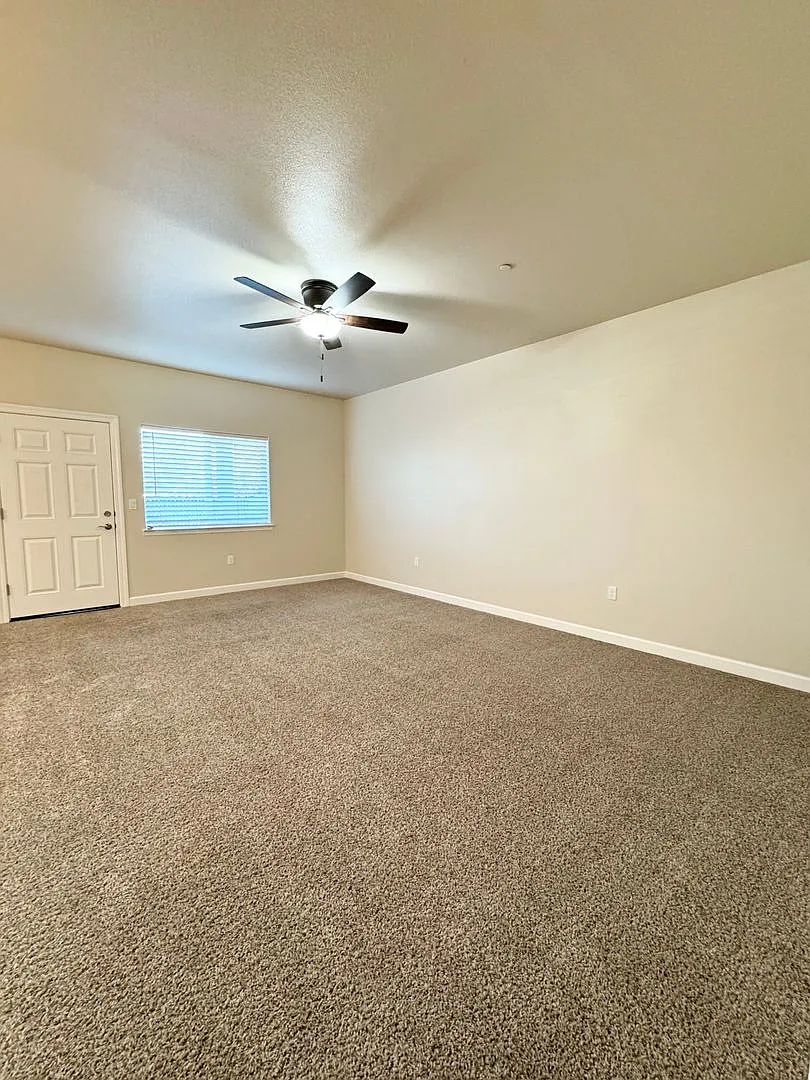 WY1437 — Photo 4