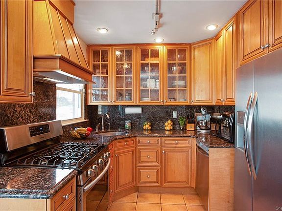 2nd image of 10 Bon Aire Cir APT 107