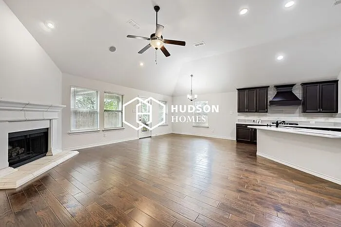 1604 Flamingo Dr — Photo 3