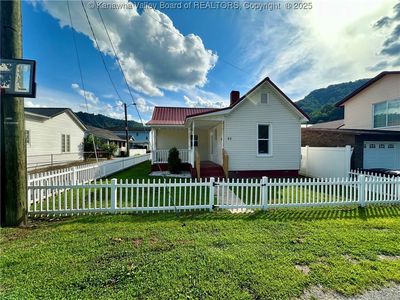 82 Merrill St, Logan, WV, 25601