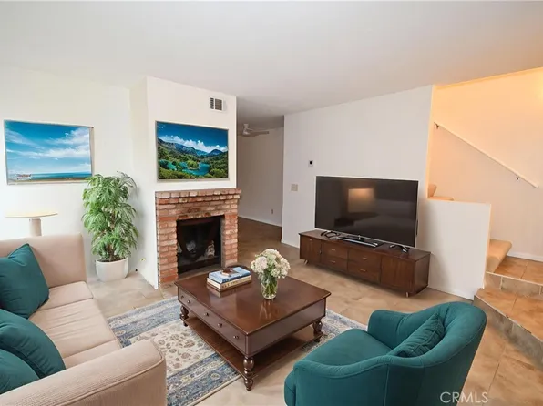 1069 Donahue St, San Diego, CA 92110