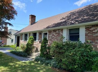 19 Crowley Dr, Old Saybrook, CT 06475