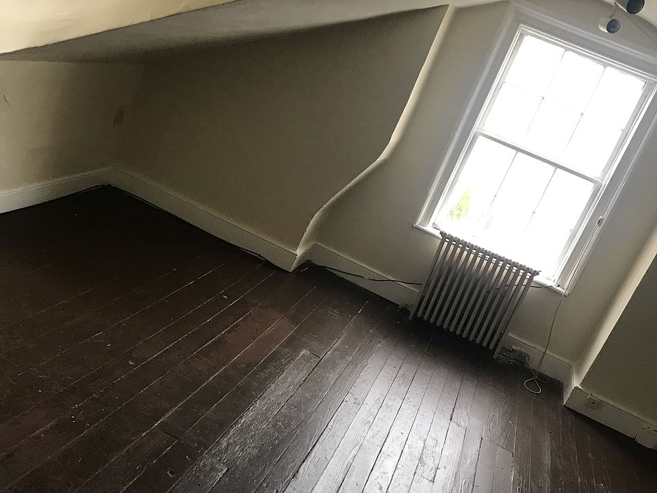 2nd image of 339 N Loudoun St #4
