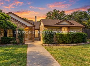 450 Dollins St, Cedar Hill, TX 75104