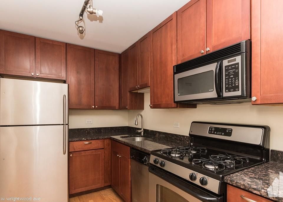 1st image of 625 W Wrightwood Ave #1727