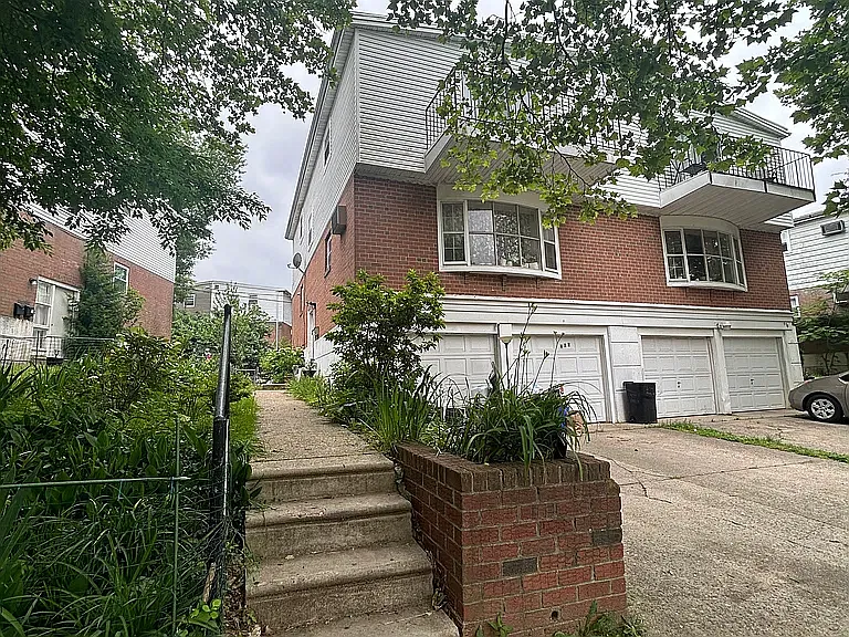 2 bed, $1,700 — Photo 1