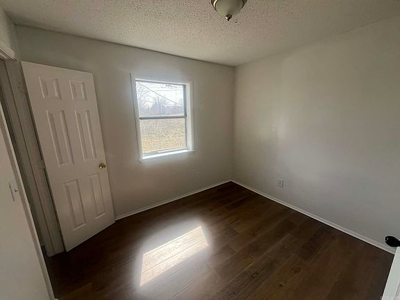 5th image of 2602 Reeves Ave