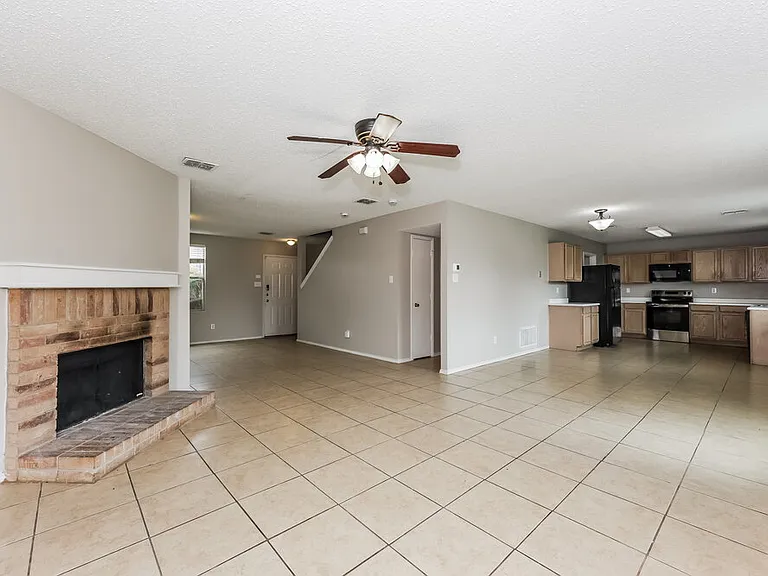521 Merton Ct — Photo 4