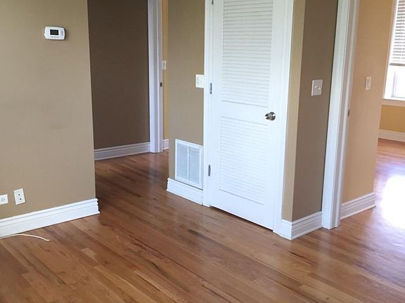 4th image of 1214 W Waveland Ave #3F
