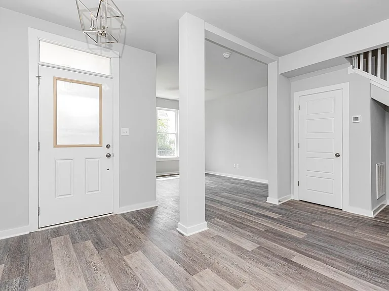 1529 Porter St #A — Photo 4