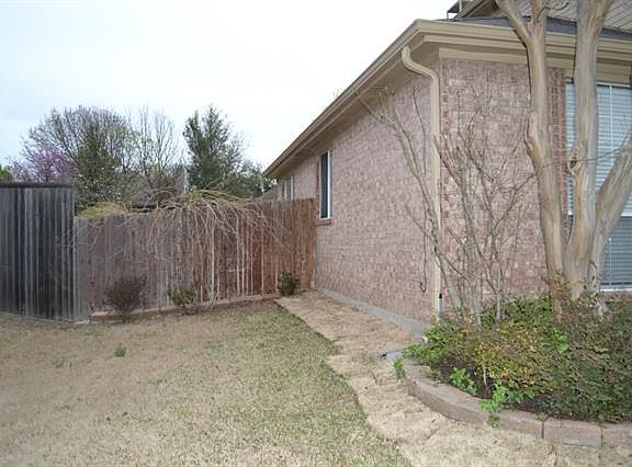 4th image of 909 Aylesbury Dr
