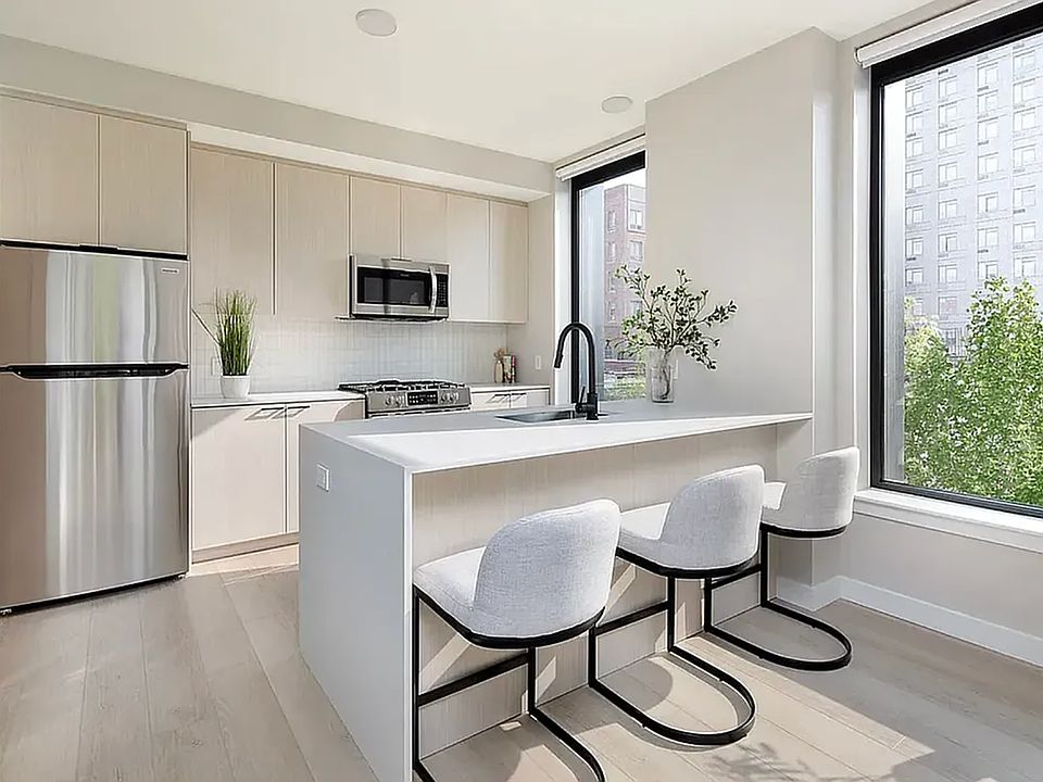 1st image of 15310 88th Ave #510