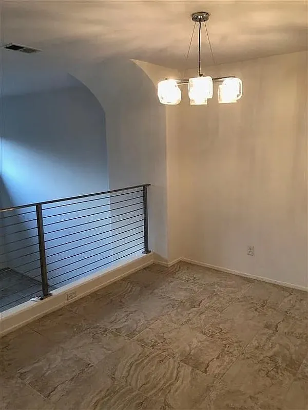 2 bed, 2.5 bath, 1351 sqft, $4,100 — Photo 2
