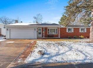 1852 Neal Ct, Green Bay, WI 54302