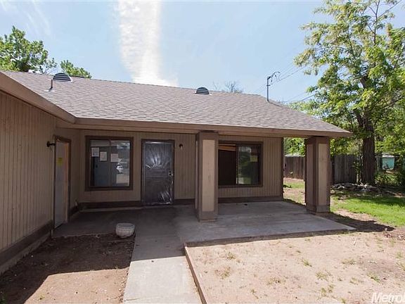 2nd image of 916 Claire Ave