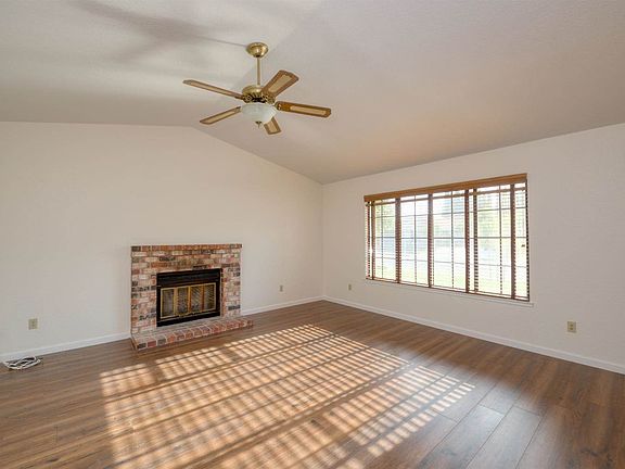 5th image of 921 Arambel Dr
