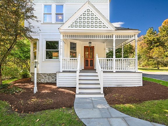 2nd image of 302 Concord Rd