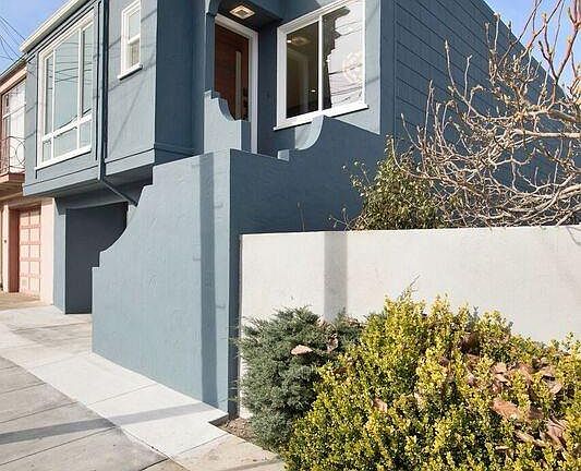 4th image of 420 Burrows St
