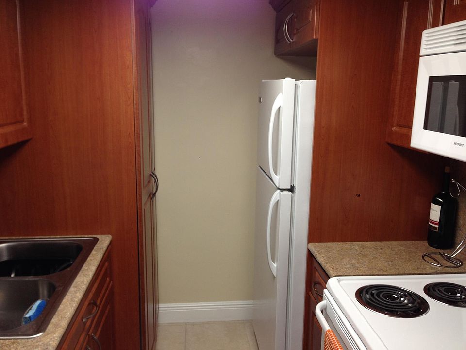 2nd image of 9304 SW 77th Ave APT C6