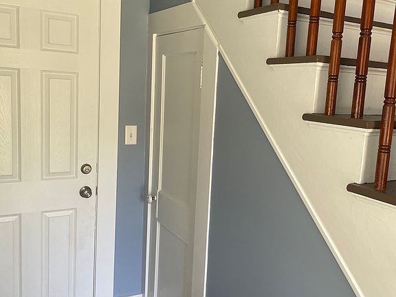 2nd image of 827 Main St #2