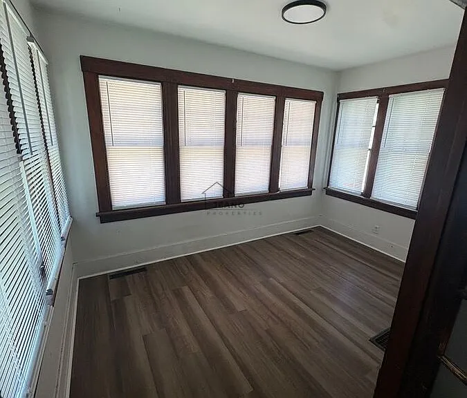 1076 W Packard St — Photo 3