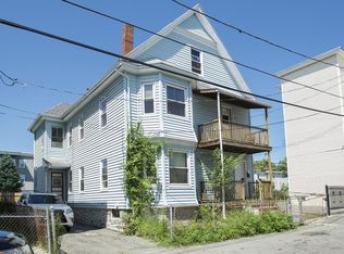 30-32 Robinson Ct, Lawrence, MA 01841