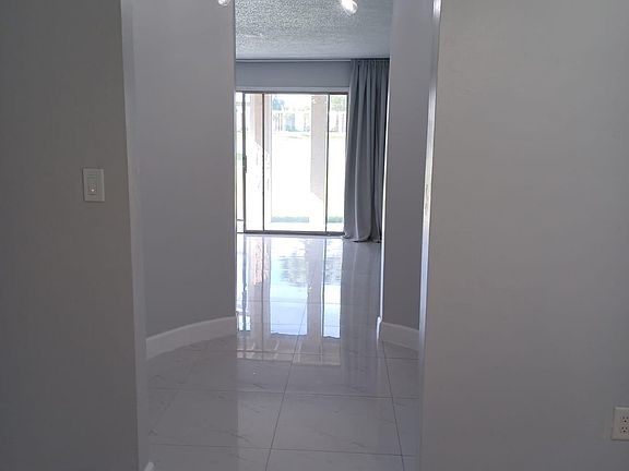 4th image of 536 Orange Dr APT 11