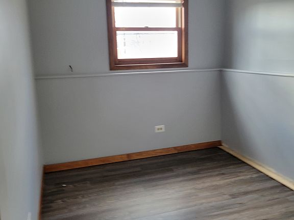 3rd image of 570 Drom Ct #A