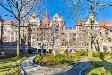 10 Holder Place in Forest Hills