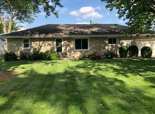 304 Ellen Ave, Savoy, IL