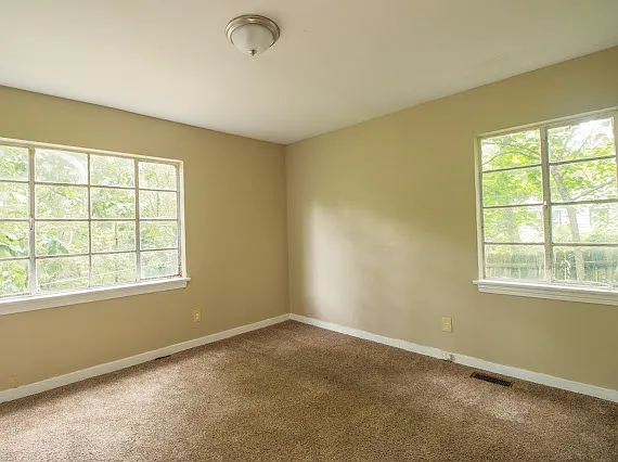 836 Vanderbilt St — Photo 9