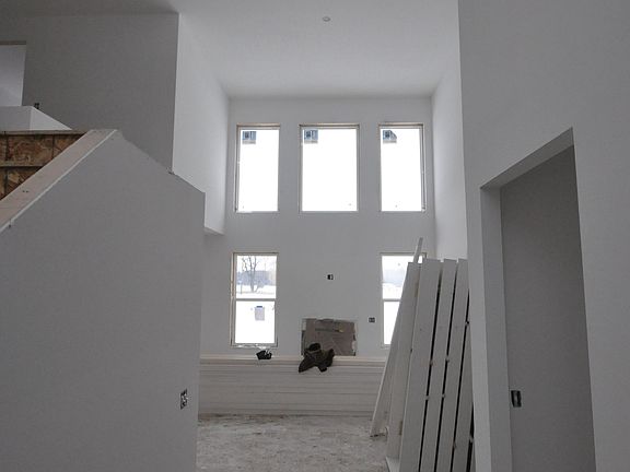 3rd image of 6345 Eaglewood Dr