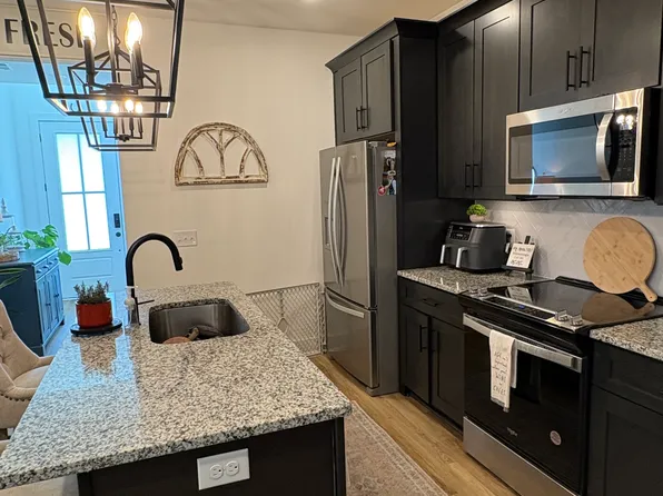 217 Panther Dr, Murfreesboro, TN 37127