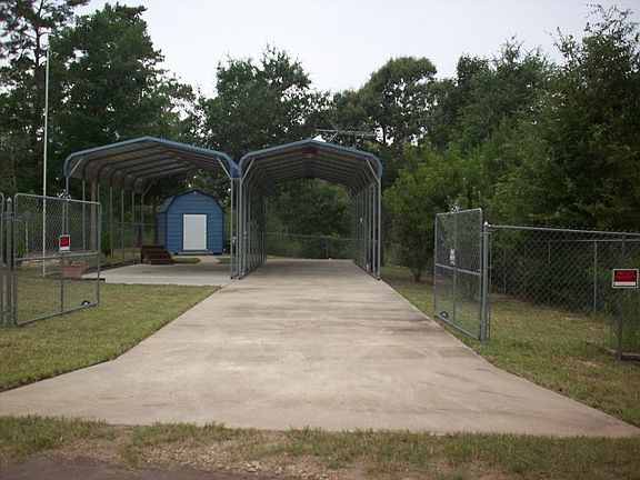 5th image of 447 Emily Ln