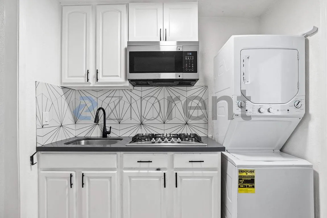 2 bed, 900 sqft, $1,796 — Photo 4