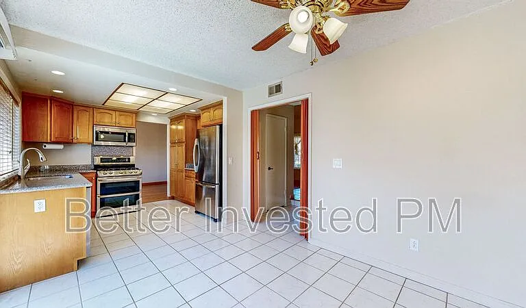 848 Sprucewood Ct — Photo 20