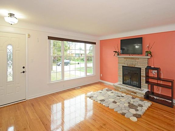 2nd image of 2919 Dale Ave