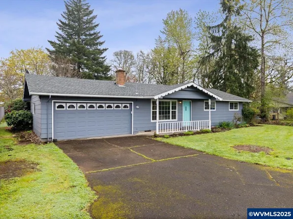 236 SW River Dr, Dallas, OR 97338