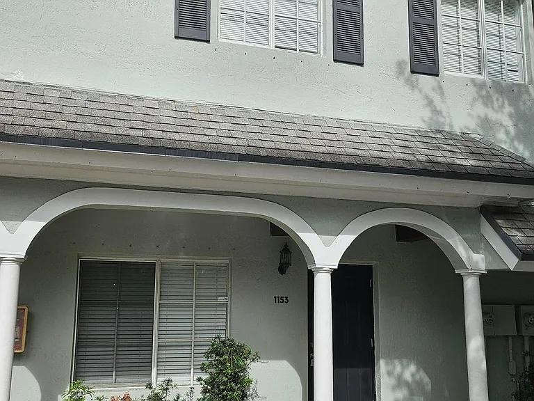 Colonial Palms — Photo 2